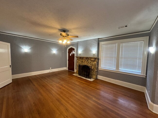 Foto del edificio - Lovely Cloverdale Idlewild Home