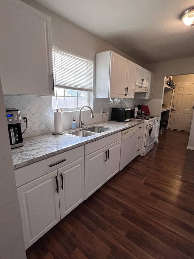 Photo - 515 E Main St House