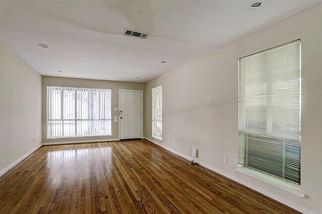 Foto del edificio - 2102 Sheridan St