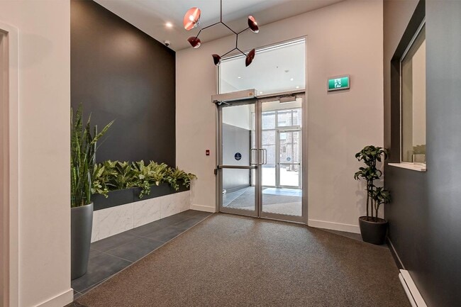 Building Photo - Dominik Apartments