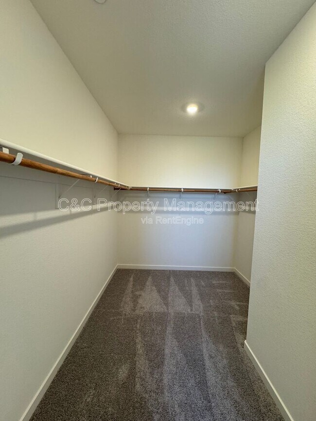 Building Photo - 5339 Shenandoah Vly Ln