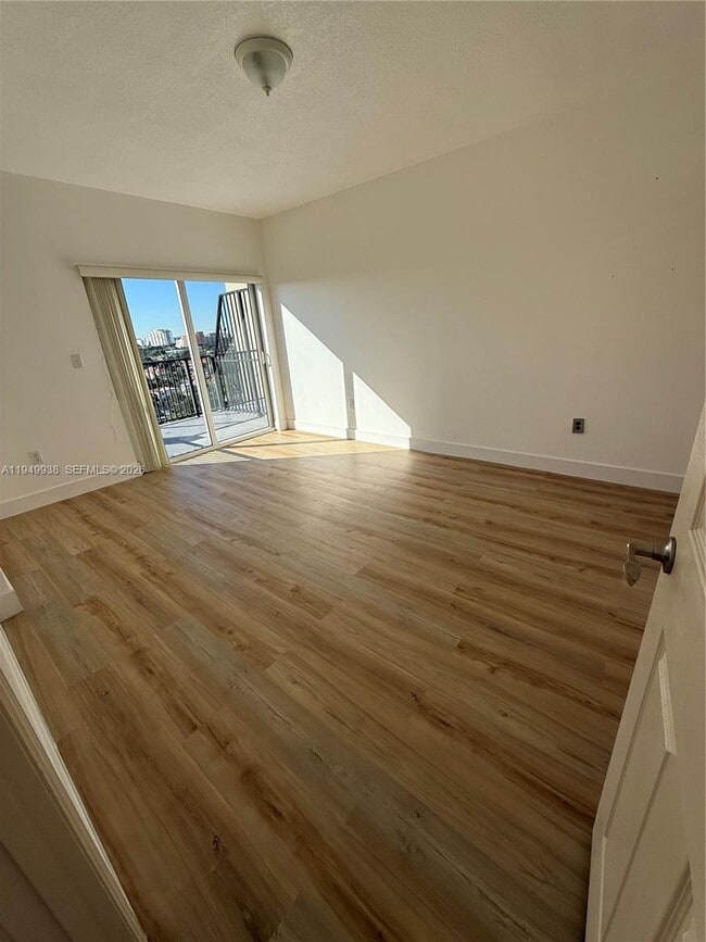 Building Photo - 3410 Coral Way