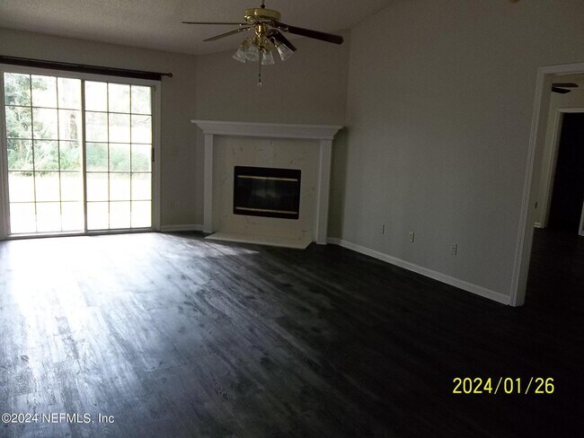 Foto del edificio - 1910 Suwannee River Dr