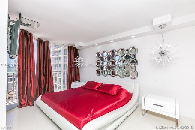 Foto del edificio - 7600 E Treasure Dr