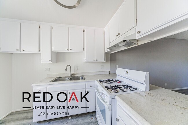 Foto del edificio - 8614 Woodley Ave