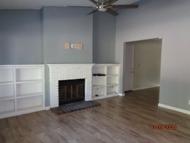 Building Photo - Modernized One Story Harris Home with Ingr...