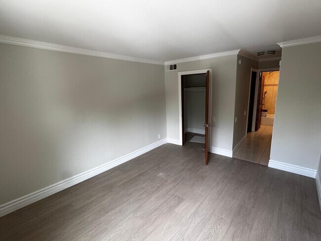 Foto del edificio - 5460 White Oak Ave