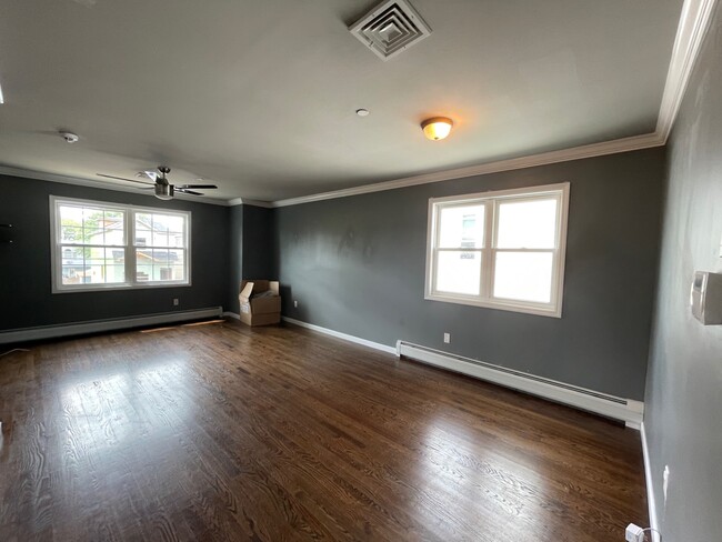 Building Photo - 163 Burke Ave