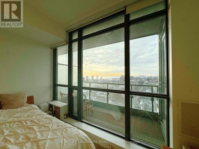 Building Photo - 8 Charlotte St