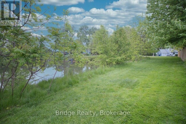Building Photo - 35 Greenfield Ln