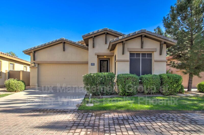 Primary Photo - 1833 W Periwinkle Way