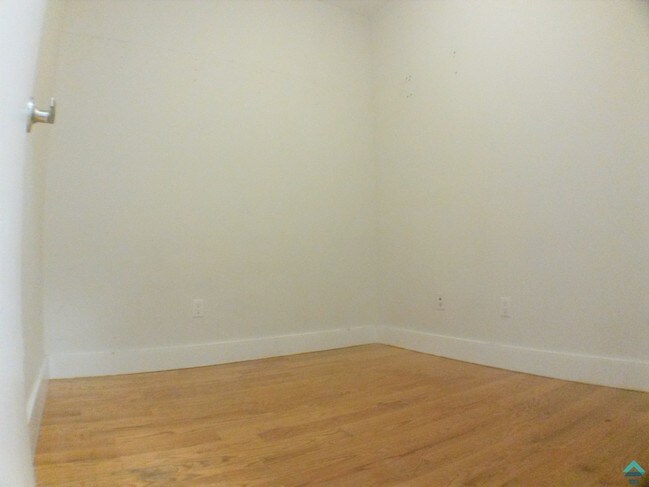 Foto del edificio - 1139 Greene Ave