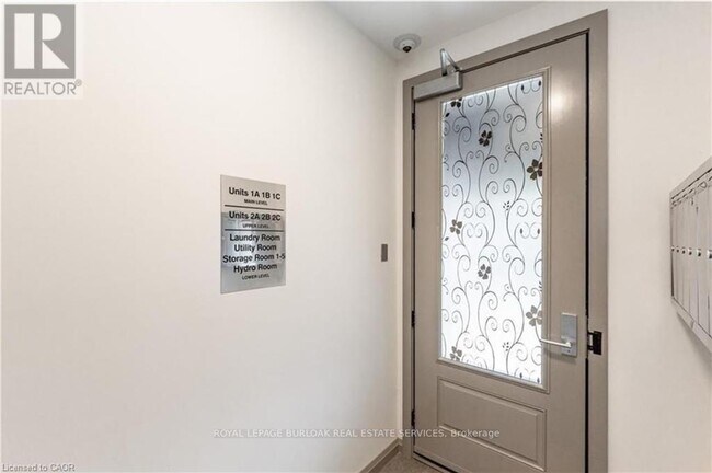 Photo du bâtiment - 36 Grant Ave