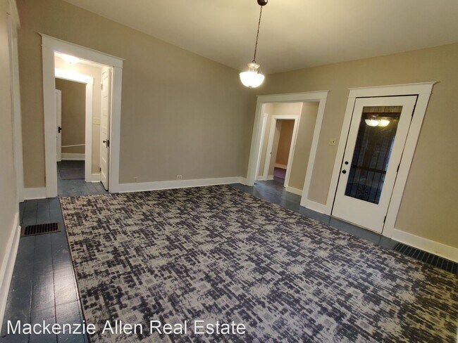 Building Photo - 3 br, 2 bath House - 109 W Locust