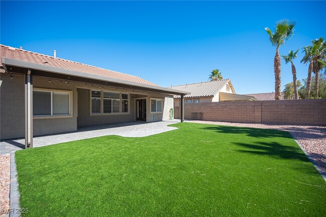 Building Photo - 11119 River Hills Ln