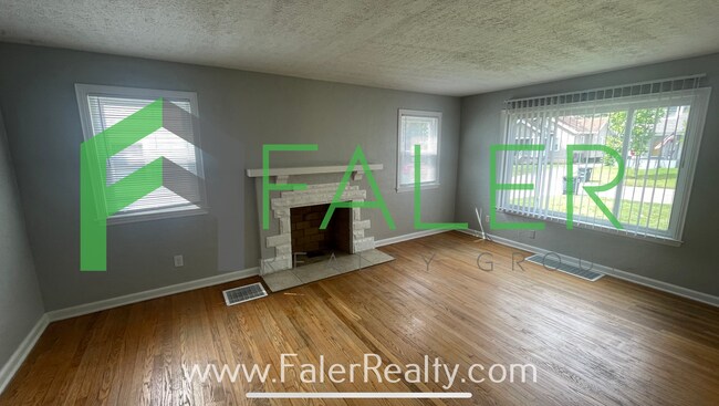 Foto del edificio - Darling 3-Bedroom Cape Cod in Belmont