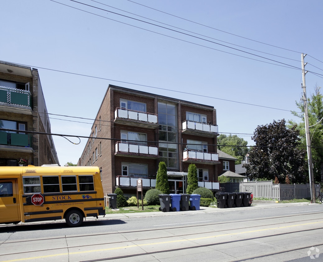 Building Photo - 158 Kingston Rd