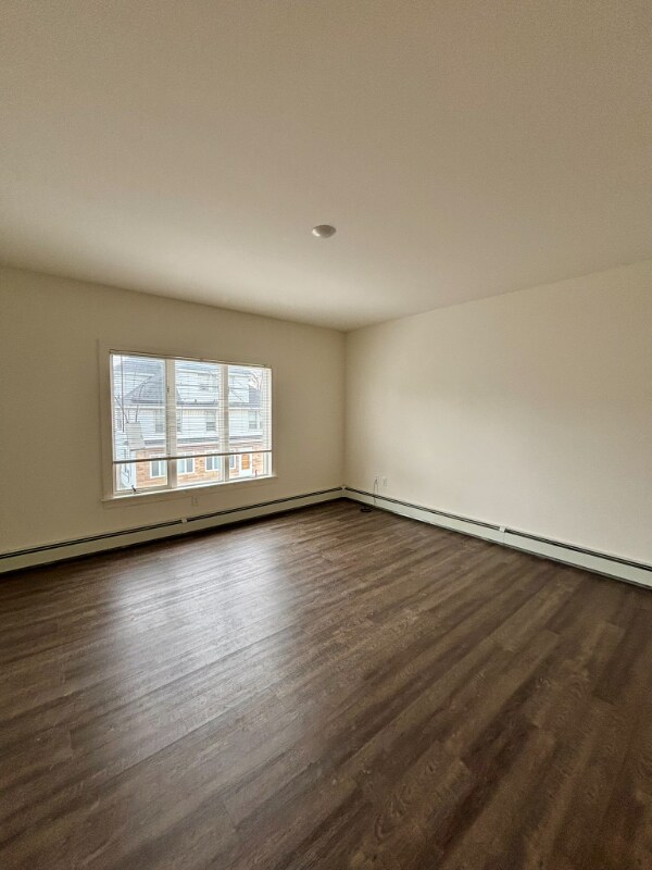 Foto del edificio - 85 Laverack Ave