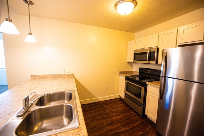 Building Photo - West Station Apartments