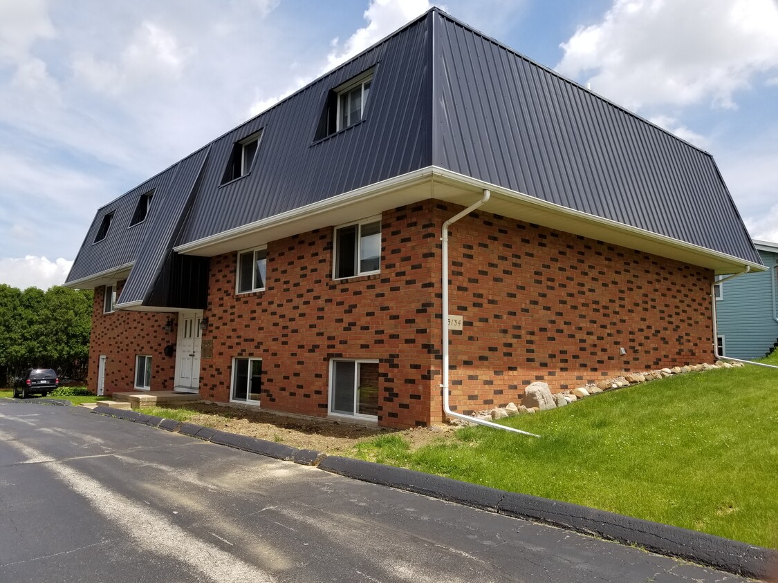 Primary Photo - 3134 Hillcrest Rd