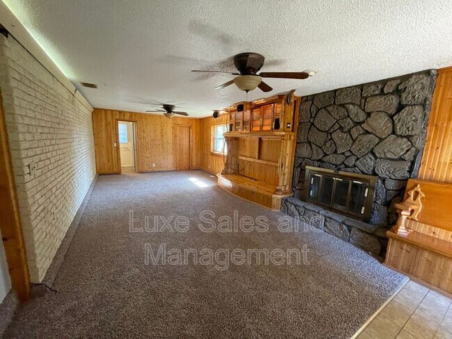 Building Photo - 1020 SW 68th St