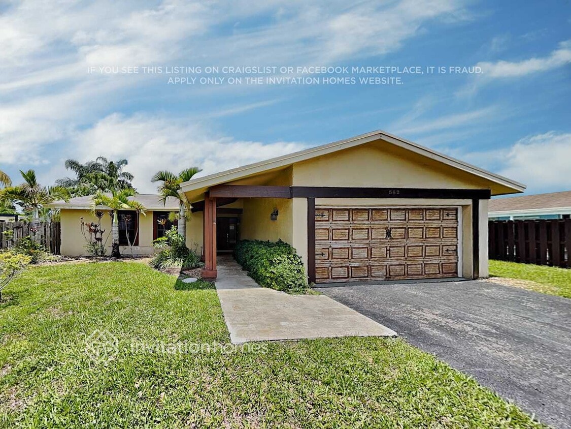 Foto principal - 562 SW 168th Way