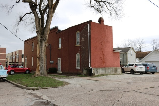 Building Photo - 1101 S 9th St