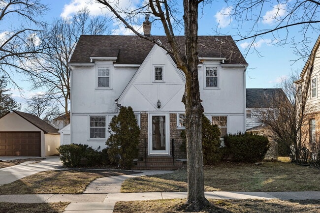 Building Photo - 1109 3rd St NW