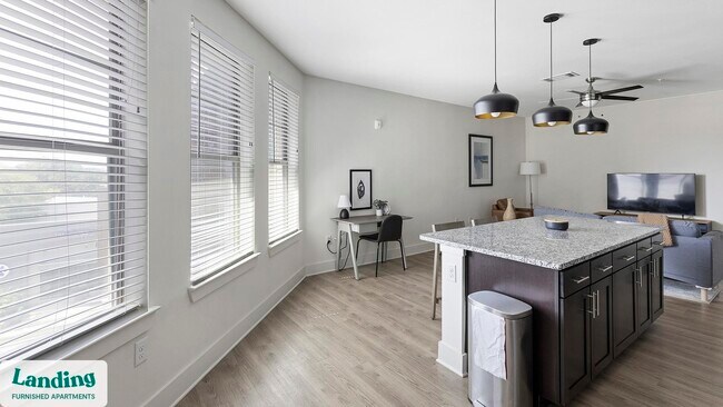 Foto del edificio - 5200 White Settlement Rd