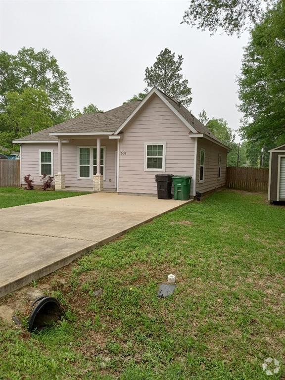 Saddle Creek Farms Apartments under 1,000 Crosby, TX 1 Rentals