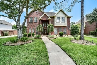 Building Photo - 3711 Pinehurst Dr