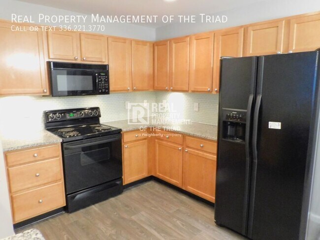 Building Photo - Spacious 2BR/2BA off Battleground in Cotsw...