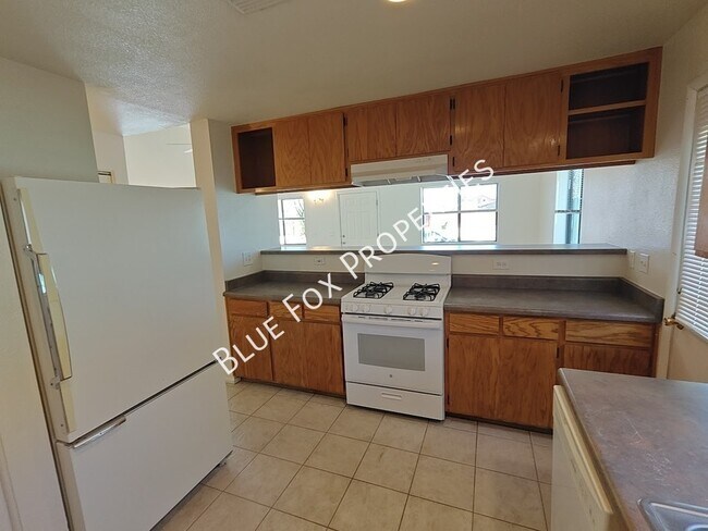 Foto del edificio - 3318 E Bellevue St