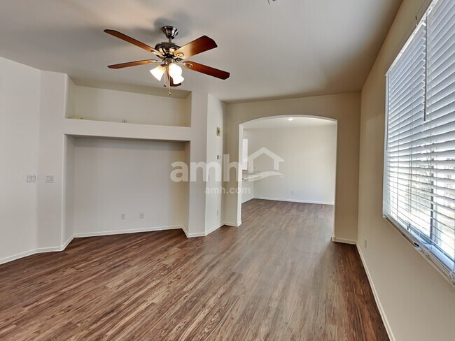 Foto del edificio - 1041 Sweeping Vine Ave