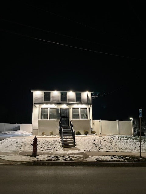 Building Photo - 112 Thurber St