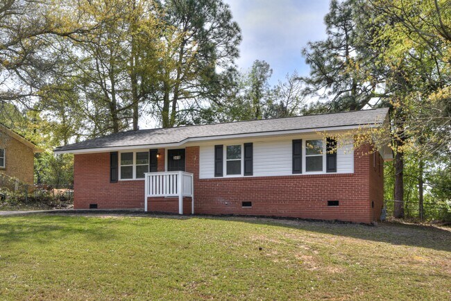 Foto del edificio - 3416 Kensington Dr N