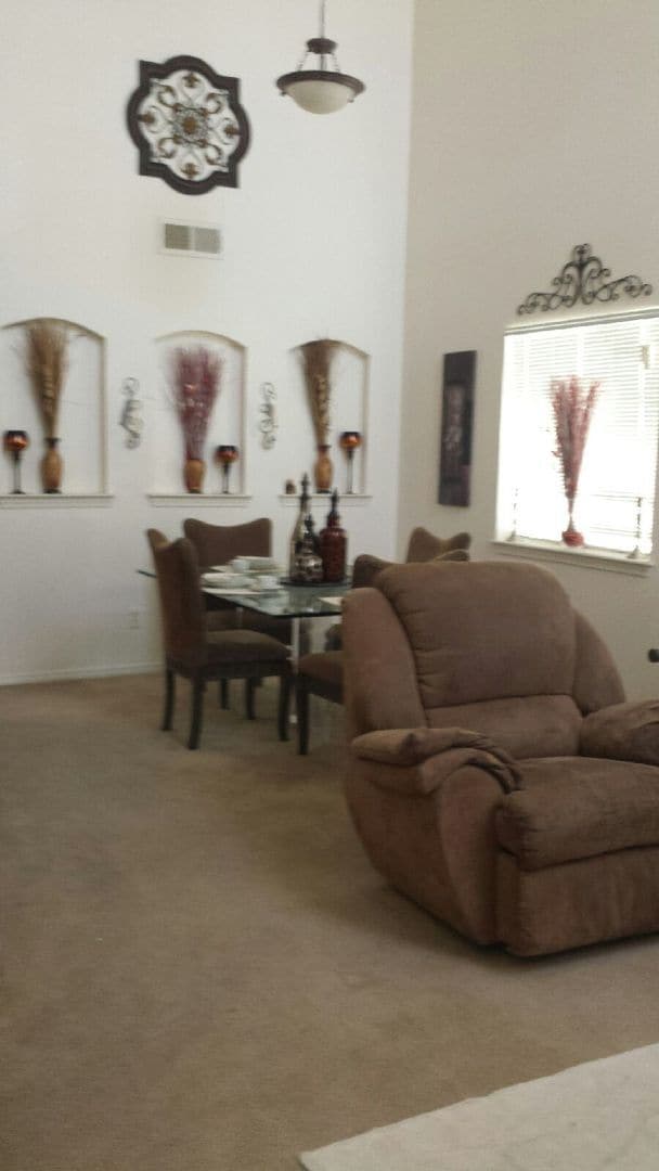 Building Photo - Sandstone Ranch Estates 4bed/2.5bath Refrig A/C!