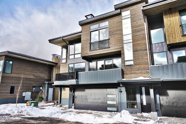 Foto del edificio - 3471 Ridgeline Dr