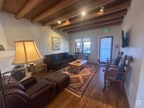Building Photo - 417 Orchard Dr