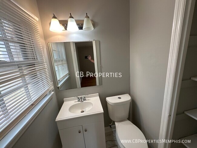 Building Photo - 1666 Raymore Road Memphis, TN 38117