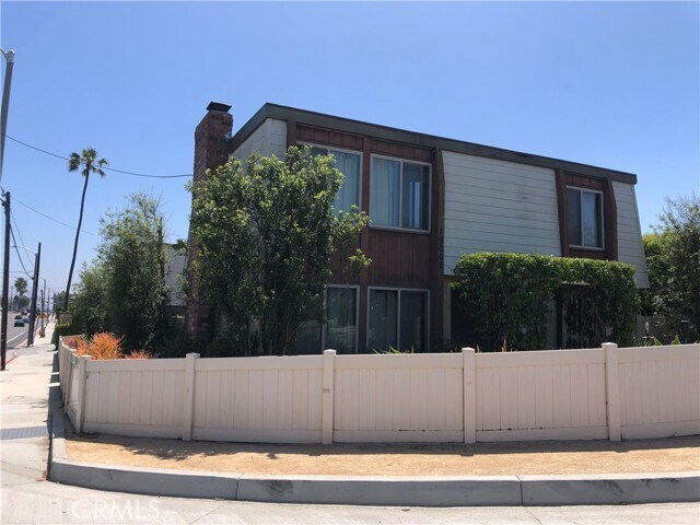 Foto principal - 19002 Huntington St