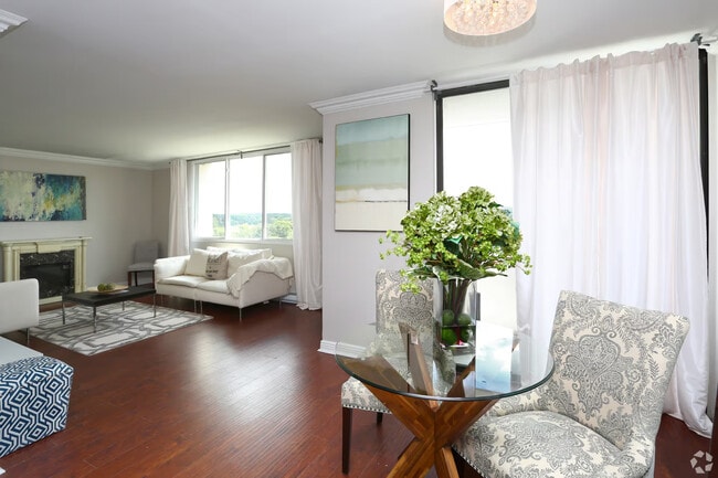 Interior Photo - Lakeview Residences