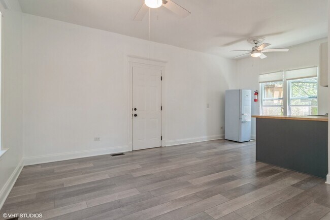 Foto del edificio - 5135 S Dorchester Ave