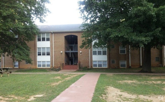 Building Photo - Springhill Village Apartments