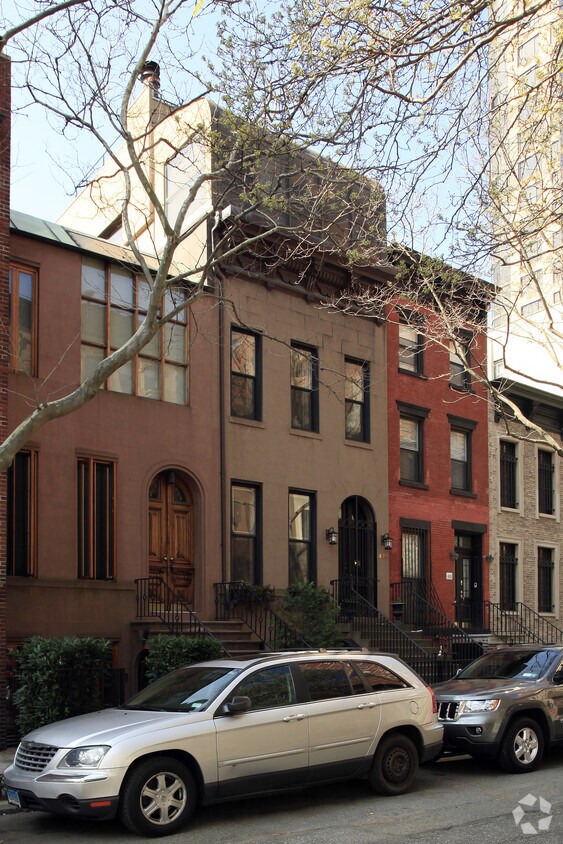 Foto del edificio - 426 E 84th St