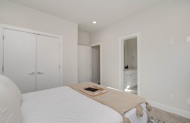 Building Photo - 774 Paul Quinn St