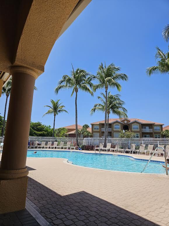 Foto del edificio - 15590 Ocean Walk Cir