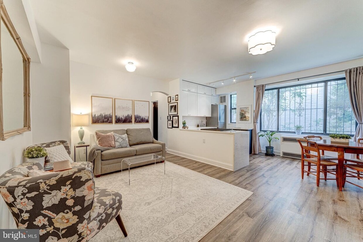 Photo - 1 Scott Cir NW (Washington, DC)