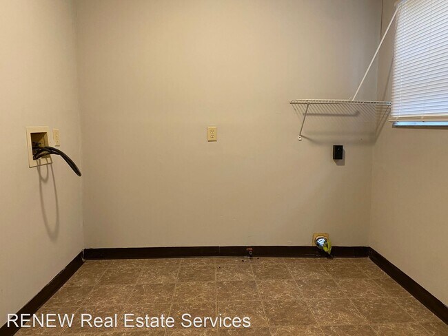 Foto del edificio - 3 br, 1 bath House - 2402 Albion Street