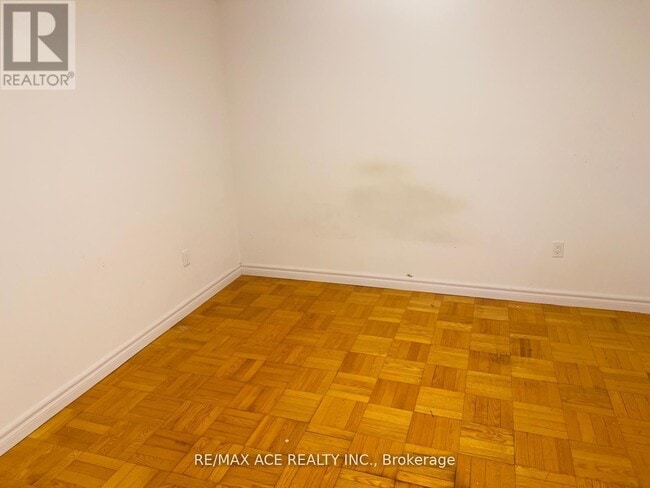 Building Photo - 15 Sedgemount Dr